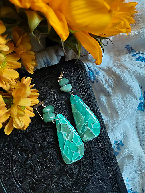 Náušnice - Zelené visiace náušnice SEAFOAM (Asymetrické (7 cm)) - 16767200_