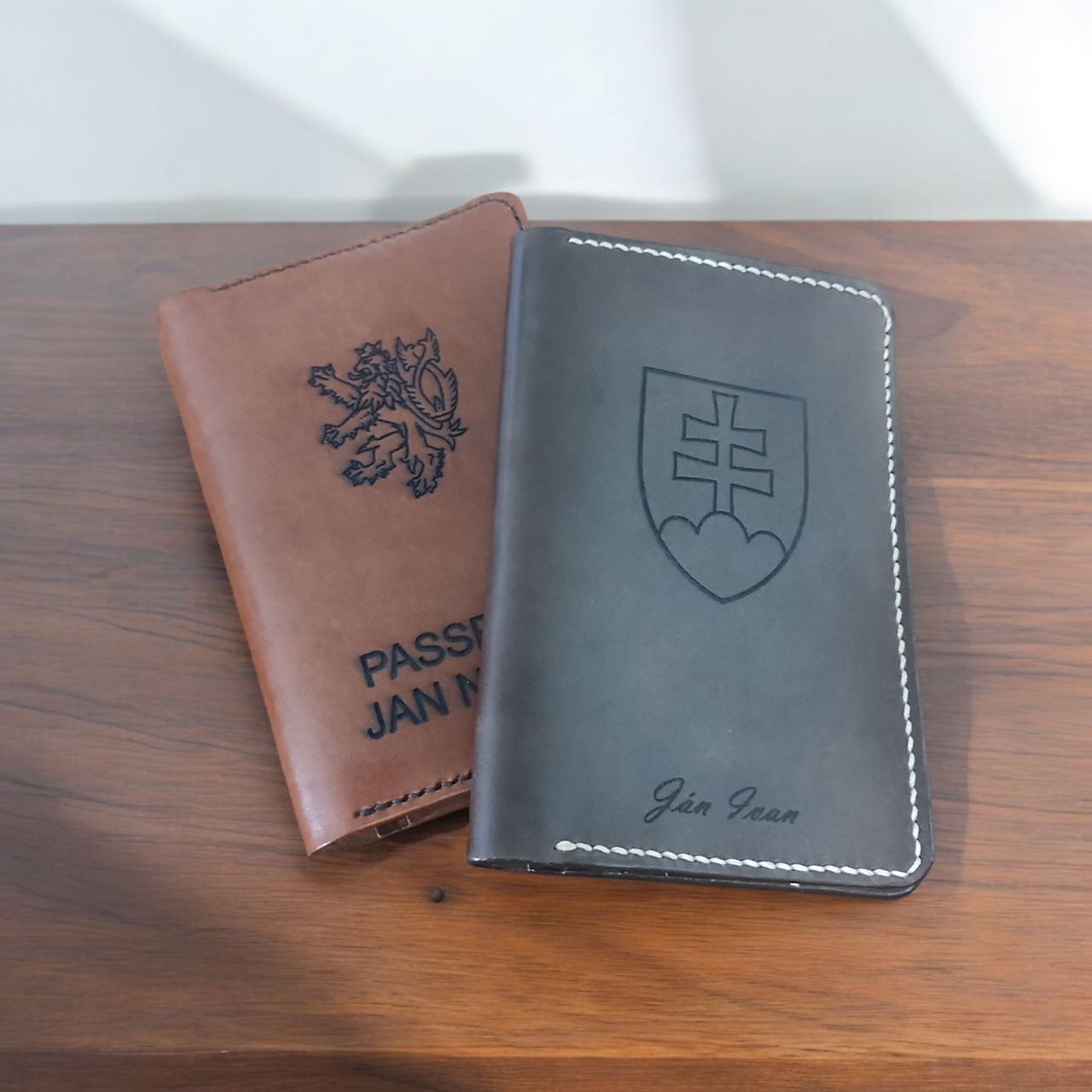 Kožený obal na pas