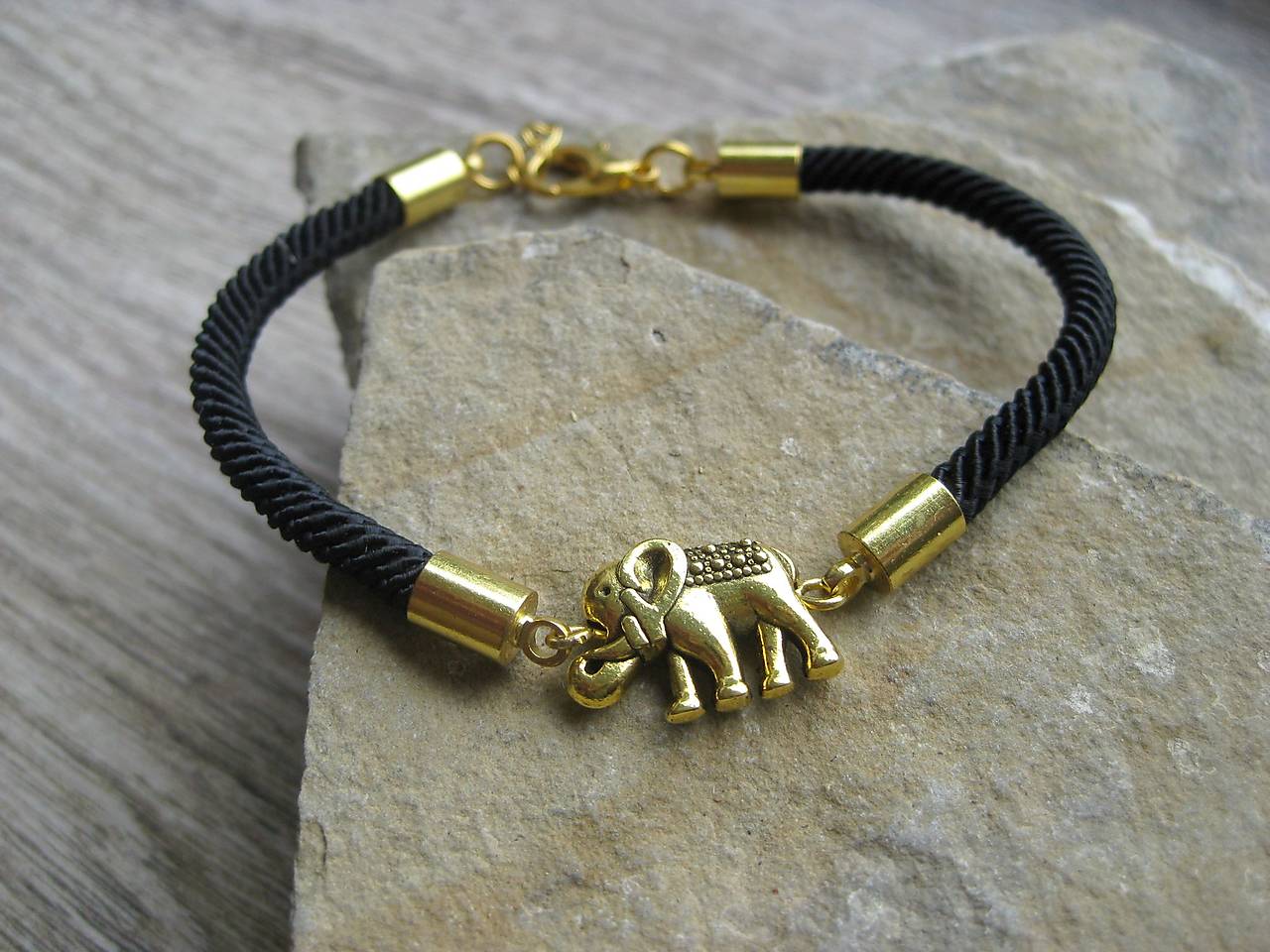 Ochranný náramok Slon UNI (dámsky, pánsky) (zlatý + čierny, č. 4122)