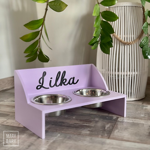 Pre zvieratá - Stojan na misky pre psa a mačku s 3D menom - bledofialový "lilac" (STREDNÝ) - 16778792_