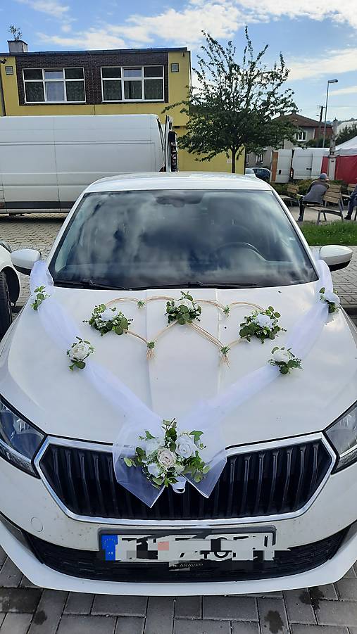 Dekorácie - Výzdoba na svadobné auto (Biela) - 16780644_