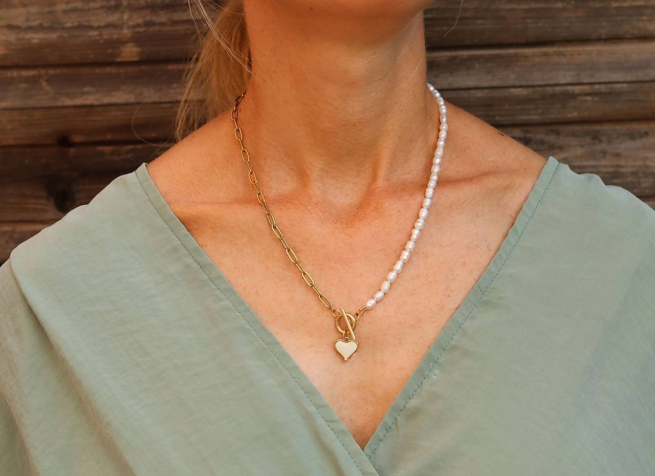 Perlový náhrdelník / retiazka 