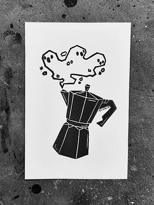 Grafika - Spooky moka pot (Jemný papier) - 16781395_