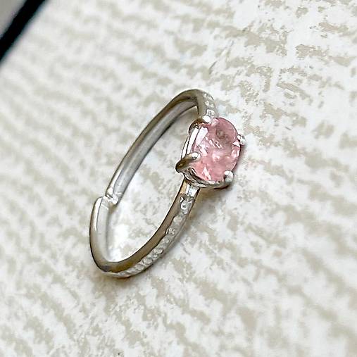 Faceted Pink Tourmaline Silver Ring AG925 / Jemný strieborný prsteň s prírodným ružovým turmalínom E004