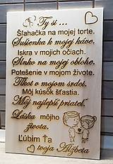 Dekorácie - Drevená gravírovaná tabuľka na vyznanie lásky  - 16785712_