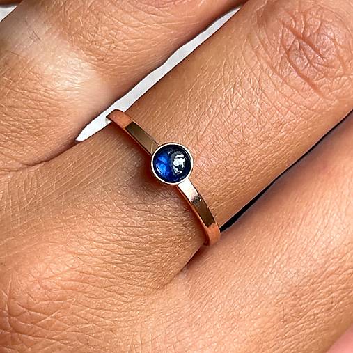 Kyanite AG925 Rose Gold Plated Ring / Jemný strieborný pozlátený prsteň s kyanitom E046