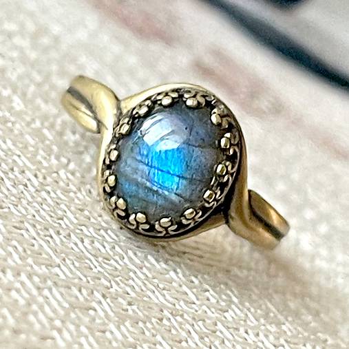 Bronze Filigree Labradorite Ring / Filigránový prsteň s labradoritom E046