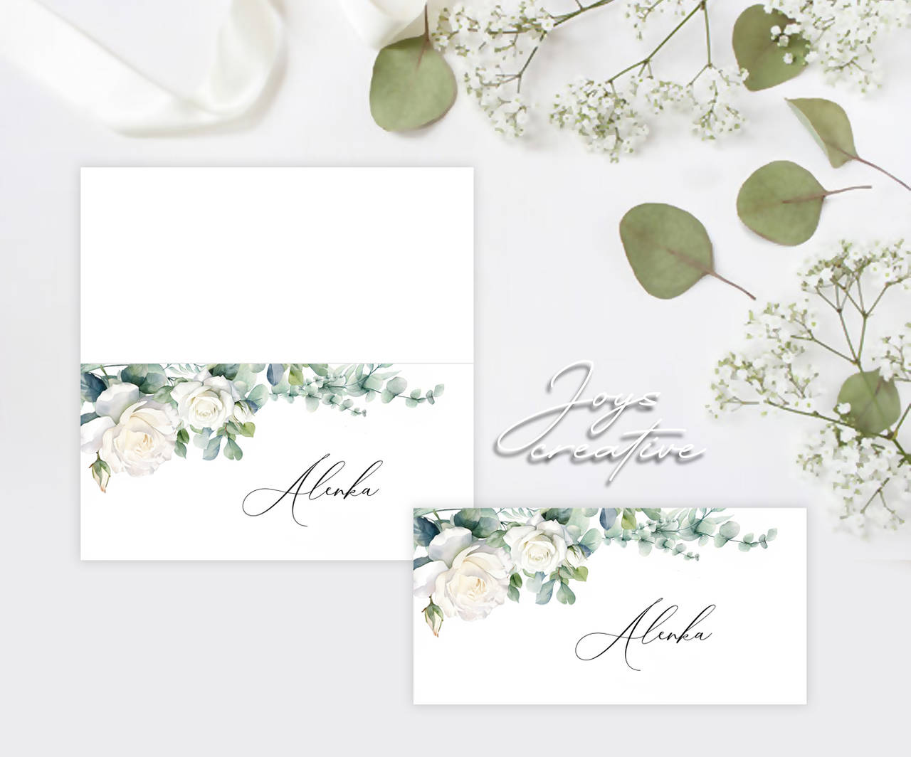 Skladacie alebo vizitkové menovky s eukalyptom a bielymi ružami