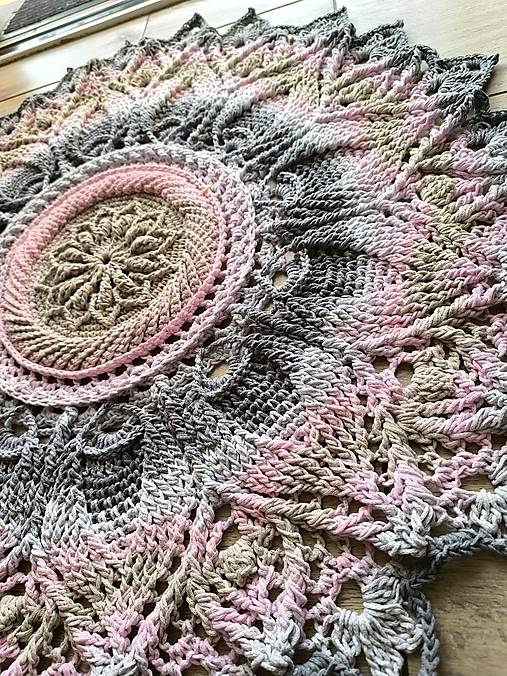 Úžitkový textil - Háčkovaný koberec ombré Ružový sen - 16814662_