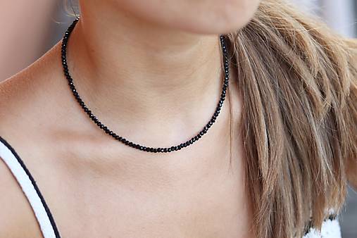 Náhrdelník choker spinel