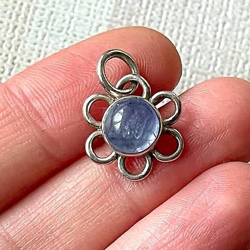 ZĽAVA 35% Tanzanite Silver Ag 925 Flower Pendant / Prívesok s pravým tanzanitom E017