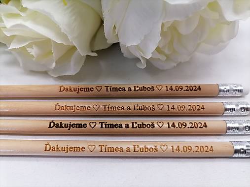 Darčeky pre svadobčanov - Svadobná prírodná ceruzka pre hostí (Ceruzka s prázdnym srdiečkom) - 16832673_