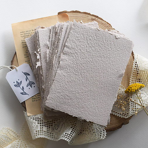 Papiernictvo - Ručný papier A6- Cappuccino s trblietkami - 16835356_