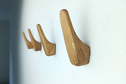 Nástenný vešiak PRINCE drevo dub/orech