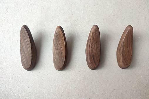 Nástenný vešiak PRINCESS drevo orech