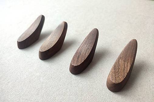 Nástenný vešiak PRINCESS drevo orech