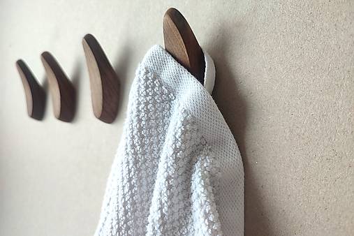 Nástenný vešiak PRINCESS drevo orech