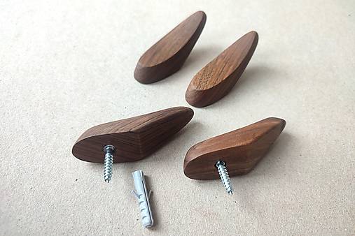 Nástenný vešiak PRINCESS drevo orech