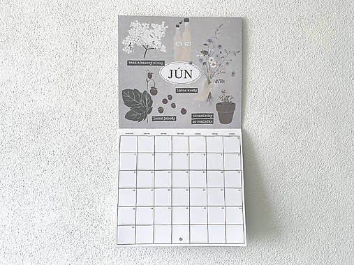 NÁSTENNÝ KALENDÁR