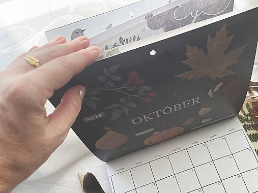 NÁSTENNÝ KALENDÁR