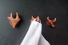 Nábytok - Set nástenných vešiakov SAVANA drevo orech - 16837546_