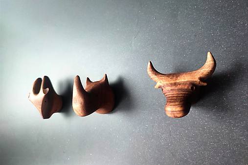 Set nástenných vešiakov SAVANA drevo orech