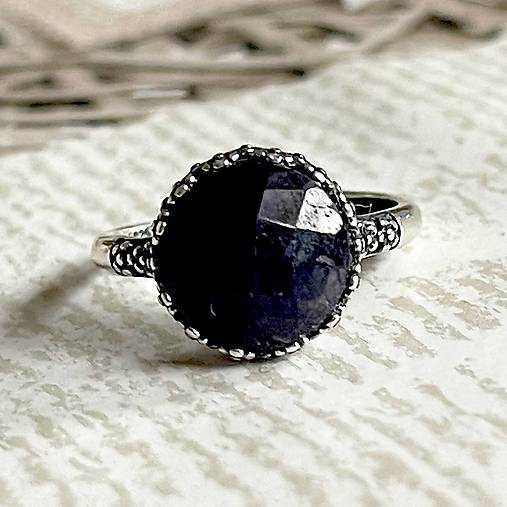 Sapphire Filigree Flower AG925 Silver Ring  / Strieborný prsteň s brúseným zafírom E027