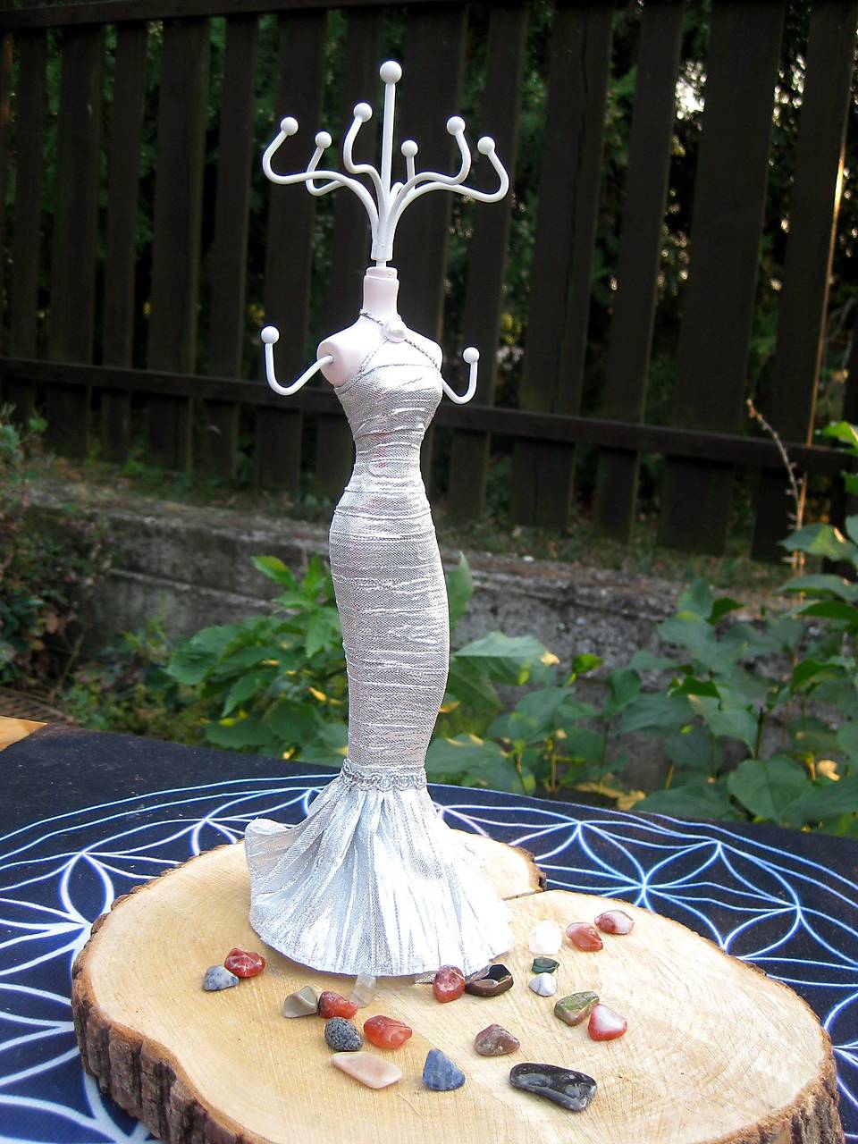 Stojan na šperky (strieborný)