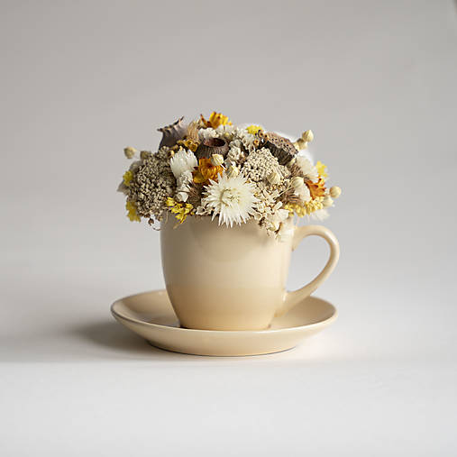 Dekorácie - Šálka s čiapkou kvetinovej peny (16x16 cm - Žltá) - 16846667_