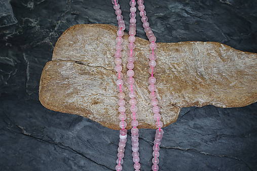 Minerály - Ruženín 6-8-10mm šnúra akcia (6mm (61ks)) - 16850815_