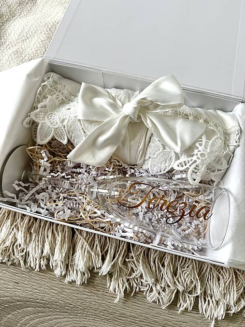 Župany - Luxusná nevesta- personalizovaný darčekový ženský box - 16856298_