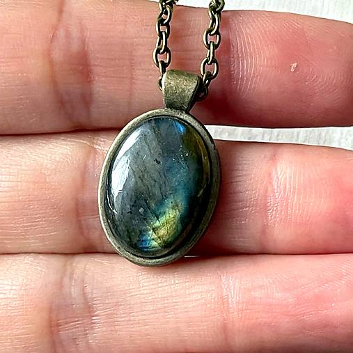 Bronze Labradorite Necklace / Náhrdelník s labradoritom E045