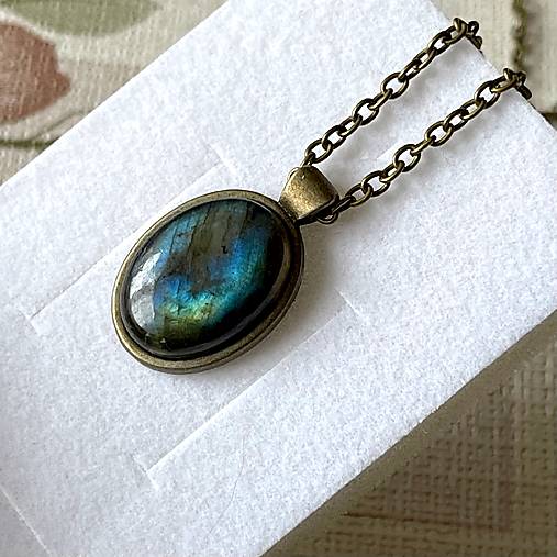 Bronze Labradorite Necklace / Náhrdelník s labradoritom E045