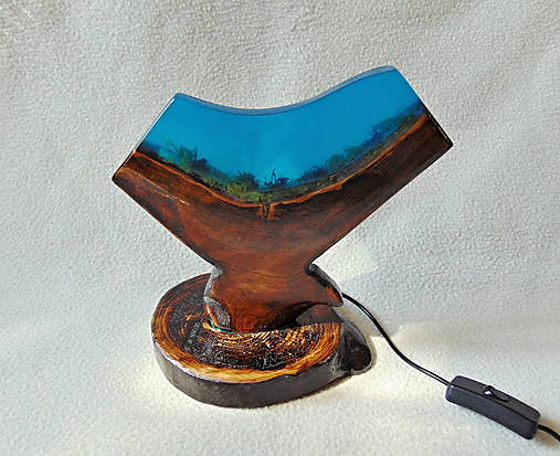 Svietidlá - Lampa z dreva a živice - 16866144_