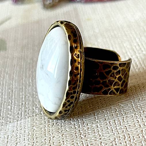 Vintage Magnesite Bronze Ring / Vintage prsteň s magnezitom E048