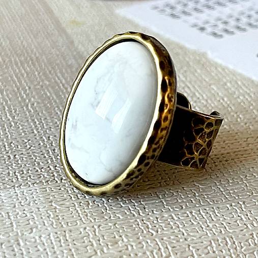 Vintage Magnesite Bronze Ring / Vintage prsteň s magnezitom E048