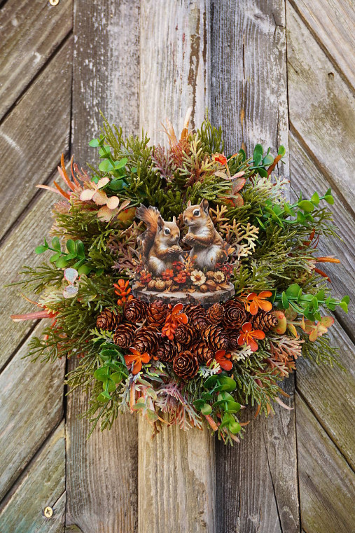 Dekorácie - Jesenný mini - venček: Veveričky - 16870493_