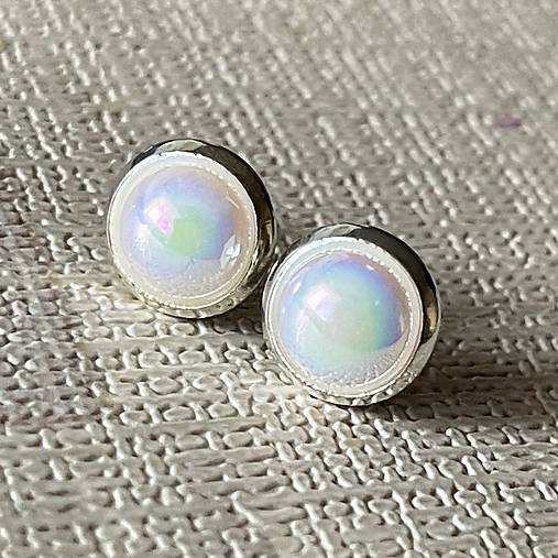 Rainbow Stud Earrings / Napichovacie náušnice s perleťovými dúhovými kabošonmi E049 (č.1)