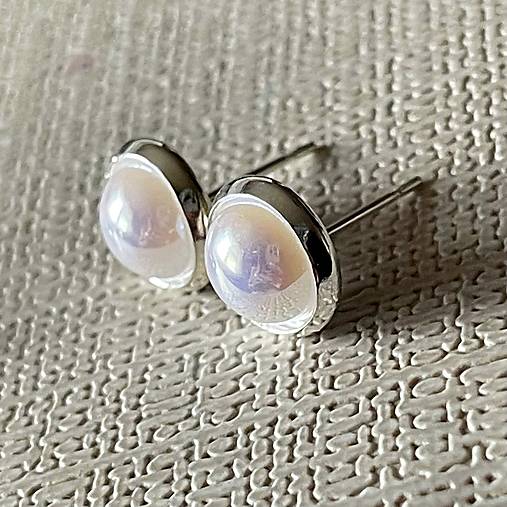 Rainbow Stud Earrings / Napichovacie náušnice s perleťovými dúhovými kabošonmi E049 (č.2)