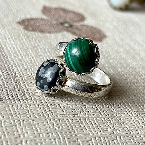 ZĽAVA 40% Elegant Double Malachite and Obsidian Ring / Prsteň s malachitom a obsidiánom E050