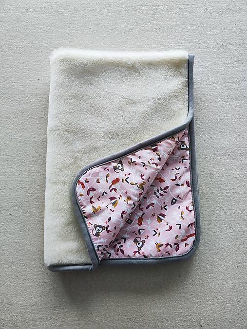 Detský textil - VLNIENKA Ovčie rúno deka 100% MERINO TOP SUPER WASH Natural s kašmírom Zvieratká ružové - 16886838_