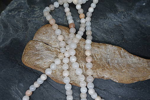 Minerály - Aventurín marhuľový 10mm šnúra (1) - 16892800_