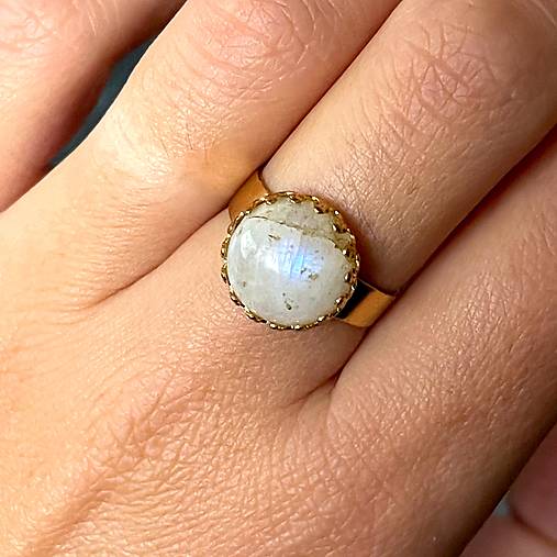 Moonstone Stainless Steel Gold Ring / Elegantný prsteň s mesačným kameňom - oceľ E050