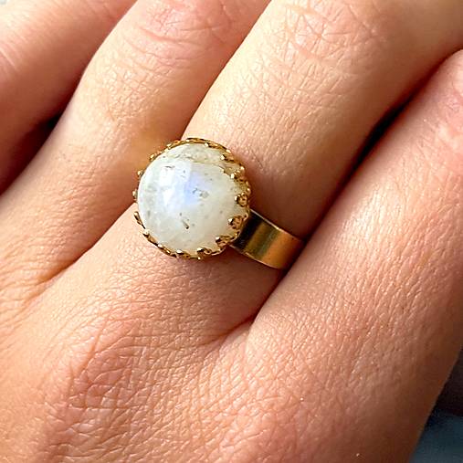 Moonstone Stainless Steel Gold Ring / Elegantný prsteň s mesačným kameňom - oceľ E050