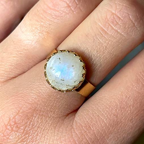 Moonstone Stainless Steel Gold Ring / Elegantný prsteň s mesačným kameňom - oceľ E050