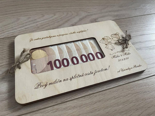 Tabuľky - Drevená obálka na peniaze pre novomanželov, Váš prvý milión  - 16901417_