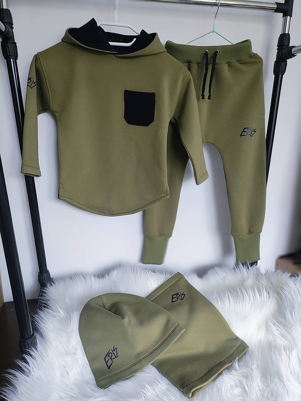 Tepláková súprava s čiapkou a nákrčníkomKHAKI