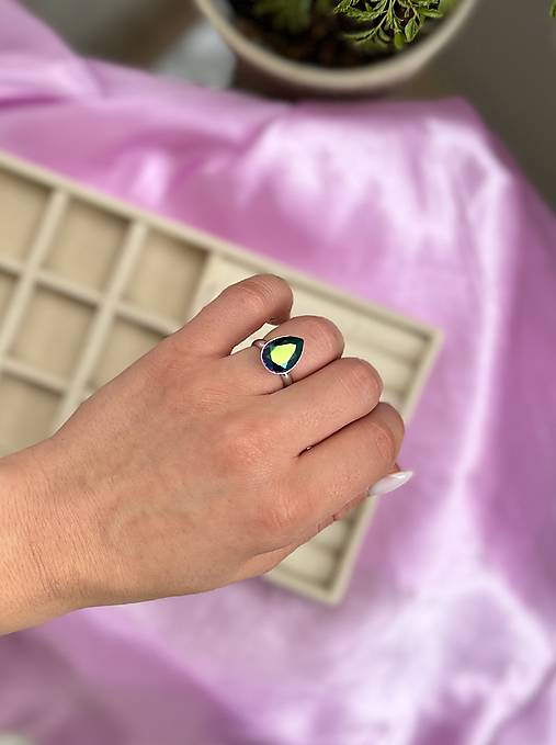 Prsteň Swarovski Element - multicolor (tmavá)