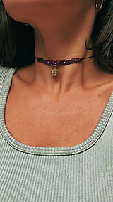 Náhrdelníky - PLUM PURPLE SQUARE micro macramé choker - 16910816_