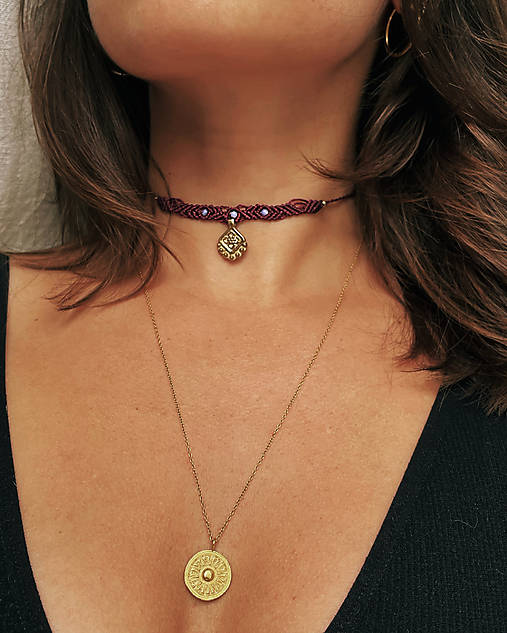 Náhrdelníky - PLUM PURPLE SQUARE micro macramé choker - 16910815_